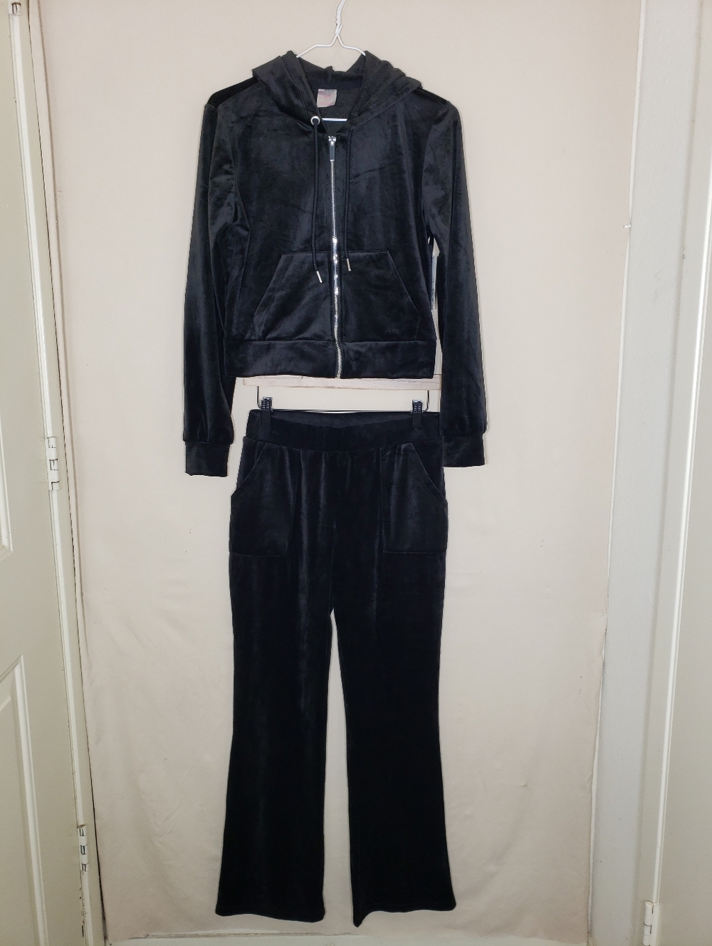 NWT No Boundaries Velour Plush Sweatsuit
